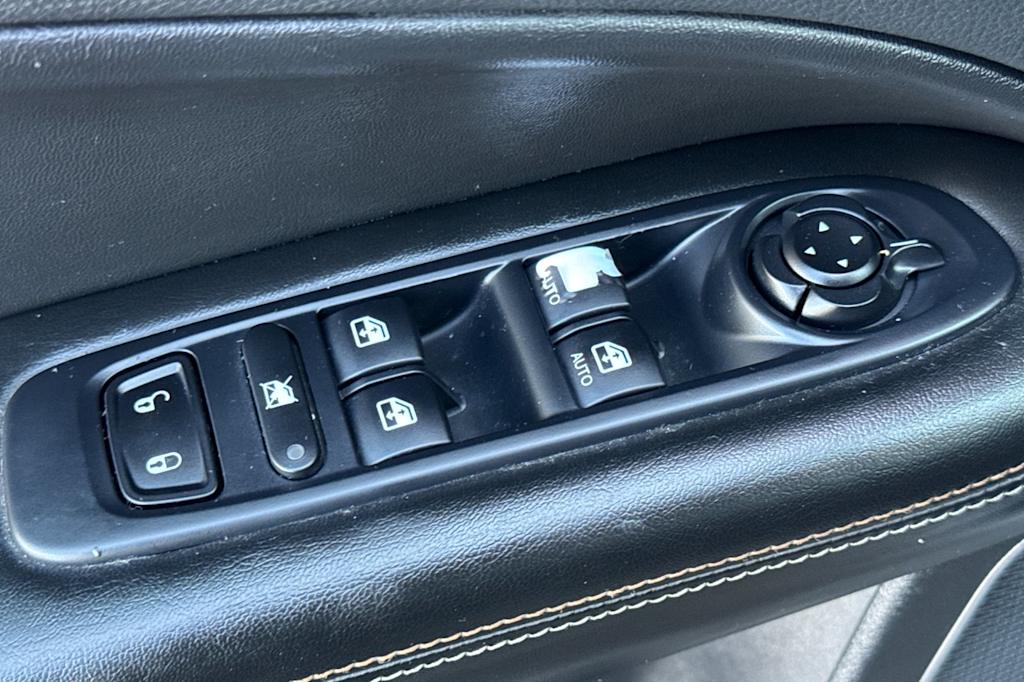 Thumbnail: 2021 Jeep Compass - 23