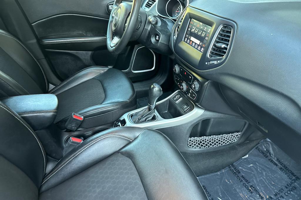 Thumbnail: 2021 Jeep Compass - 13