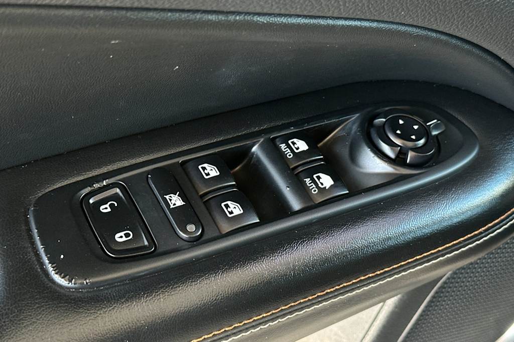 Thumbnail: 2018 Jeep Compass - 21