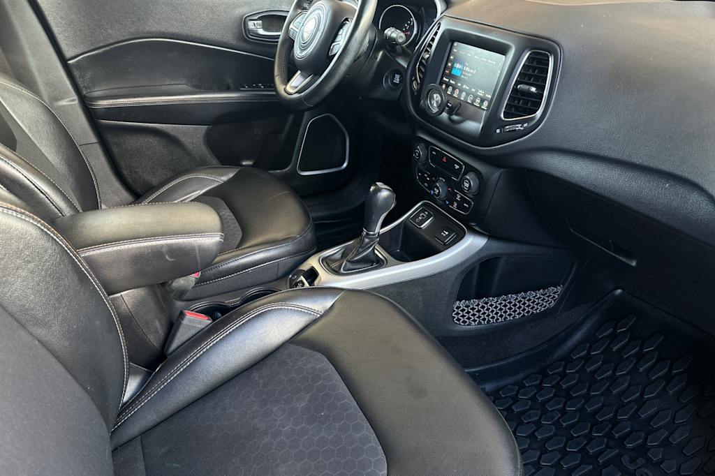 Thumbnail: 2018 Jeep Compass - 12