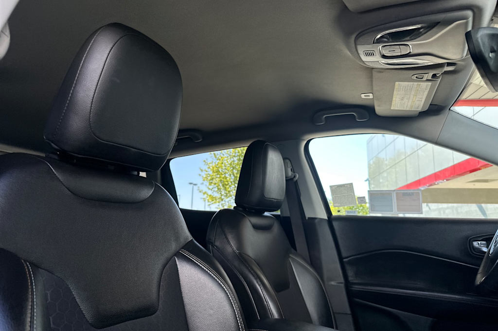 Thumbnail: 2018 Jeep Compass - 23