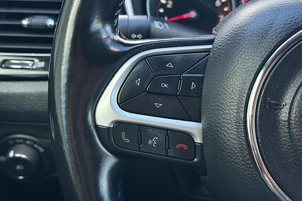 Thumbnail: 2021 Jeep Compass - 30