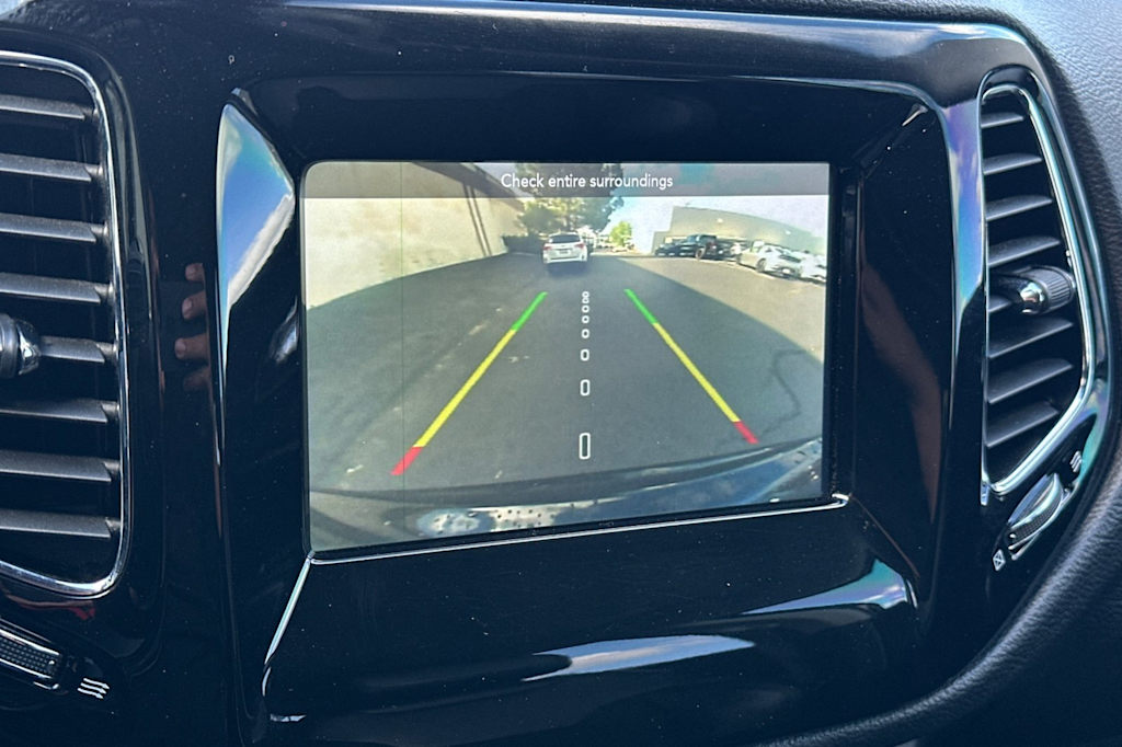 Thumbnail: 2021 Jeep Compass - 26