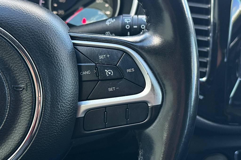 Thumbnail: 2021 Jeep Compass - 31