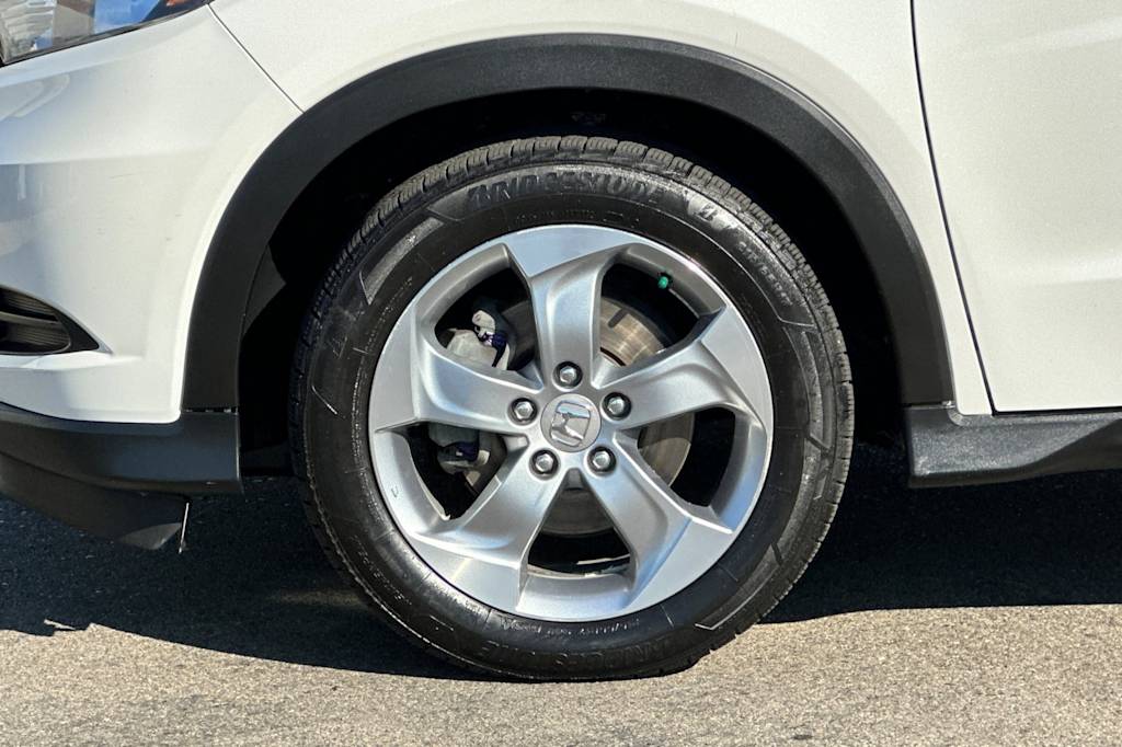 Thumbnail: 2016 Honda HR-V - 8