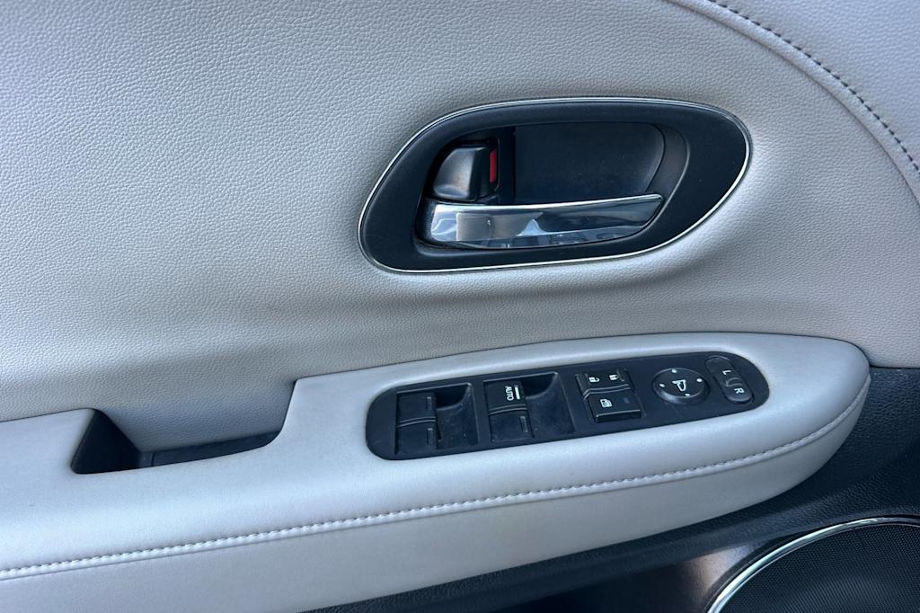 Thumbnail: 2016 Honda HR-V - 21