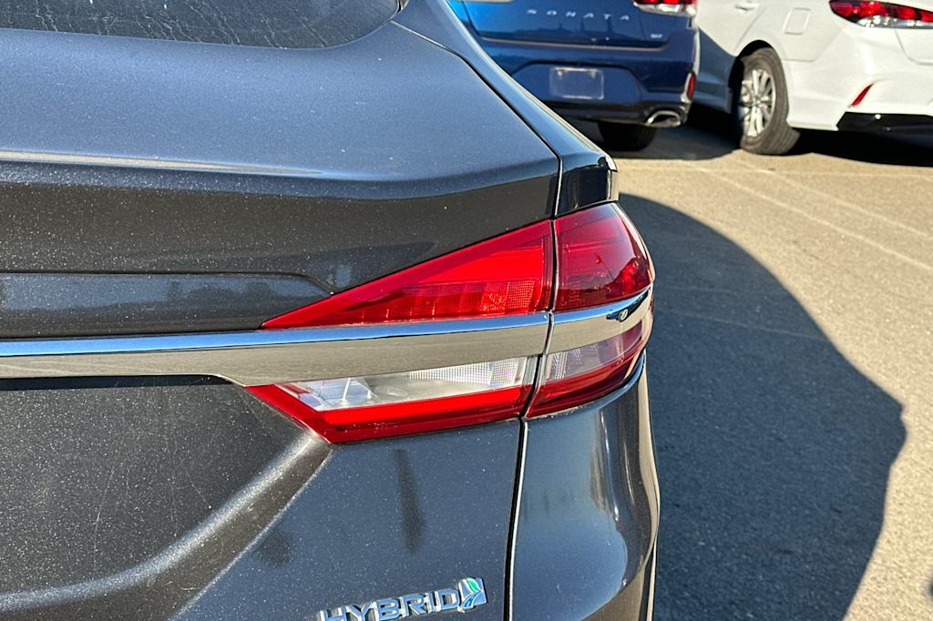 Thumbnail: 2017 Ford Fusion - 19