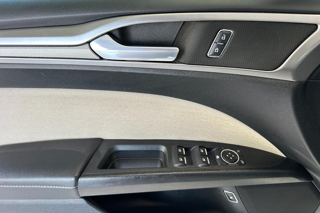Thumbnail: 2018 Ford Fusion - 21