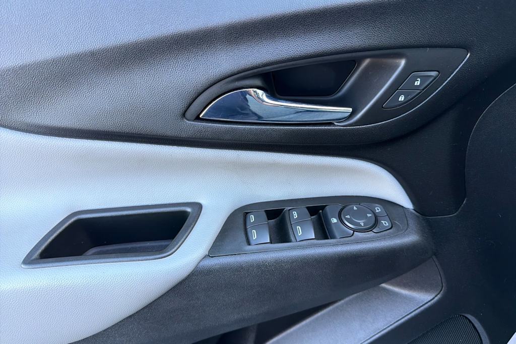 Thumbnail: 2022 Chevrolet Equinox - 22