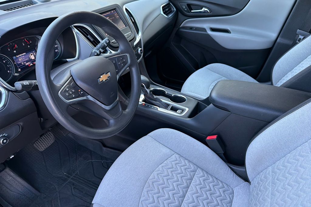 Thumbnail: 2022 Chevrolet Equinox - 10