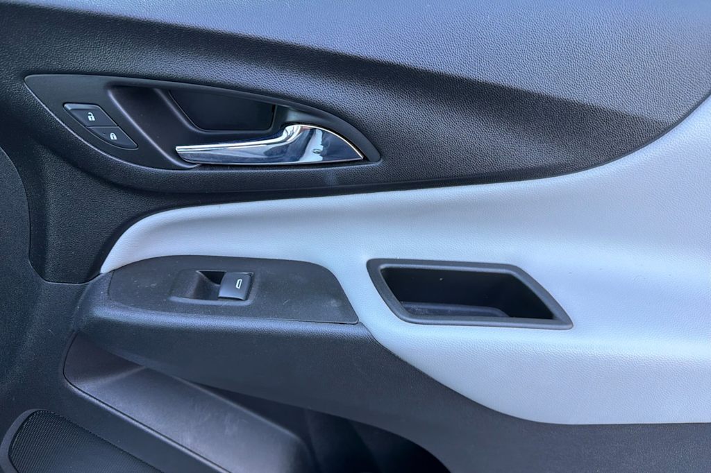 Thumbnail: 2022 Chevrolet Equinox - 24