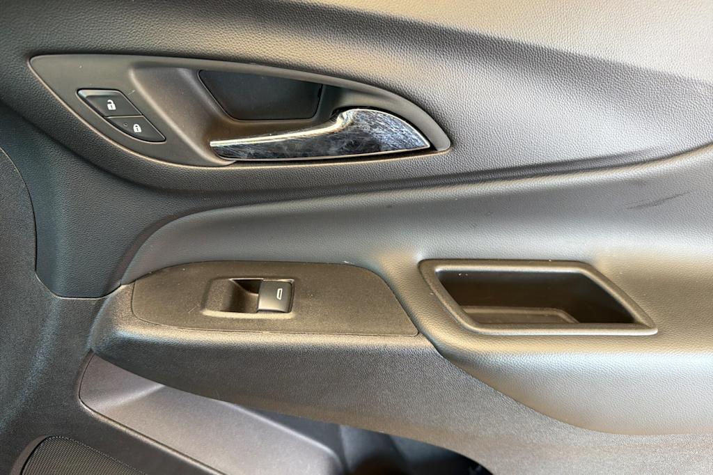 Thumbnail: 2024 Chevrolet Equinox - 25