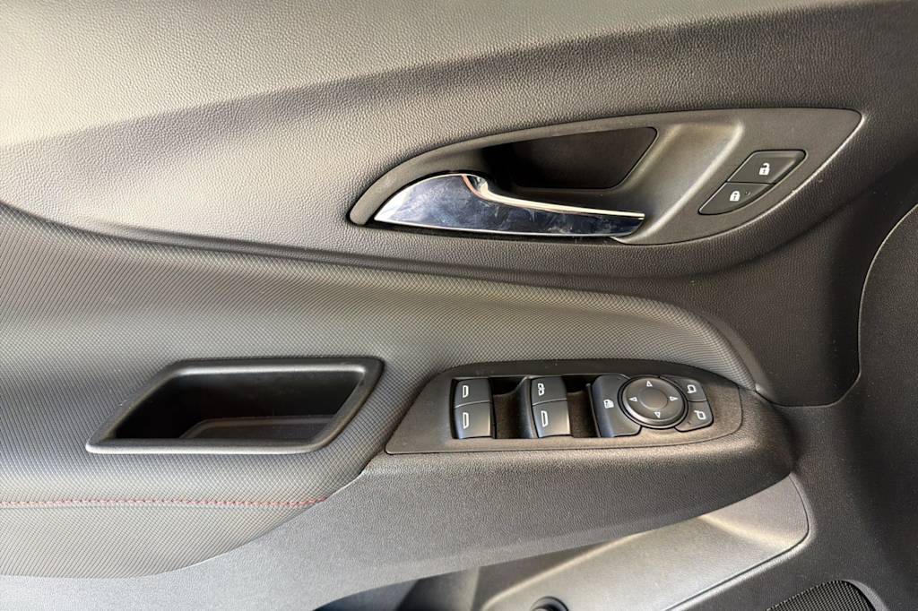 Thumbnail: 2022 Chevrolet Equinox - 21