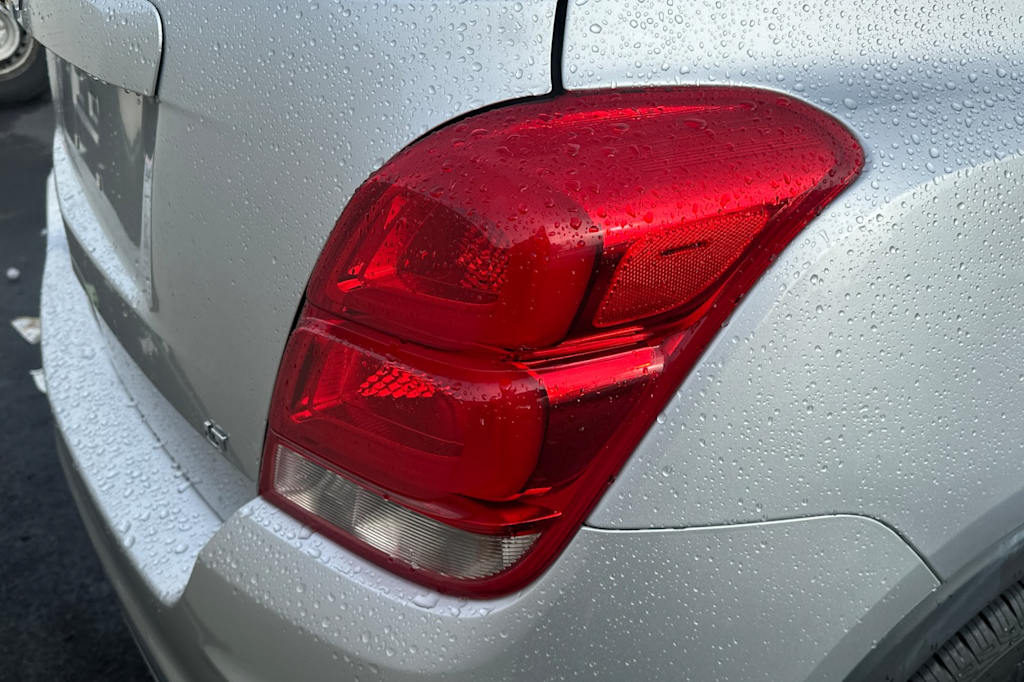 Thumbnail: 2017 Chevrolet Trax - 18