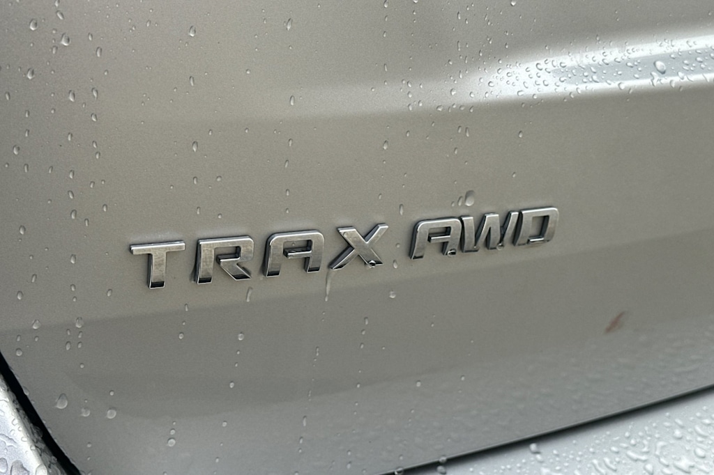 Thumbnail: 2017 Chevrolet Trax - 10