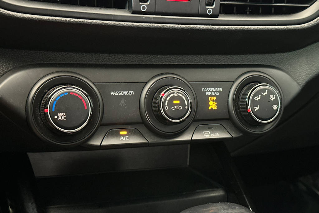 Thumbnail: 2020 Kia Forte - 25