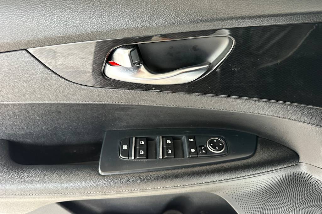 Thumbnail: 2020 Kia Forte - 20