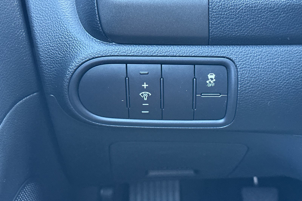 Thumbnail: 2018 Kia Forte - 29