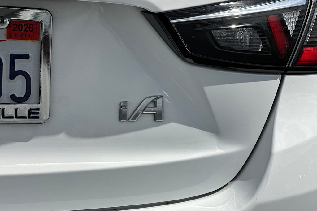 Thumbnail: 2018 Toyota Yaris iA - 7