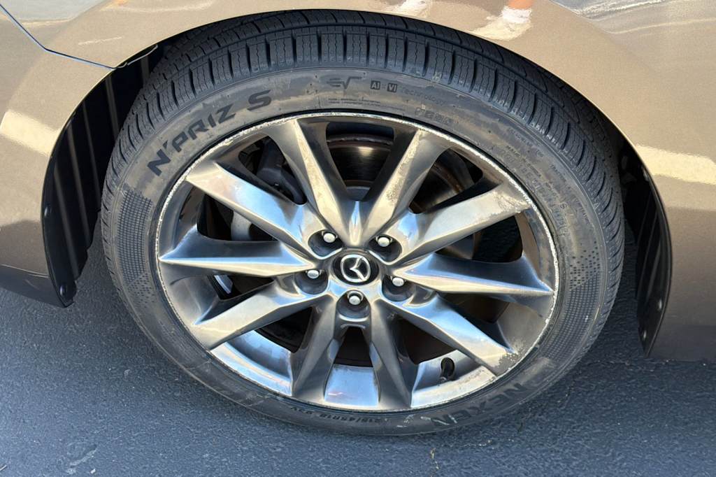 Thumbnail: 2018 Mazda Mazda3 - 21