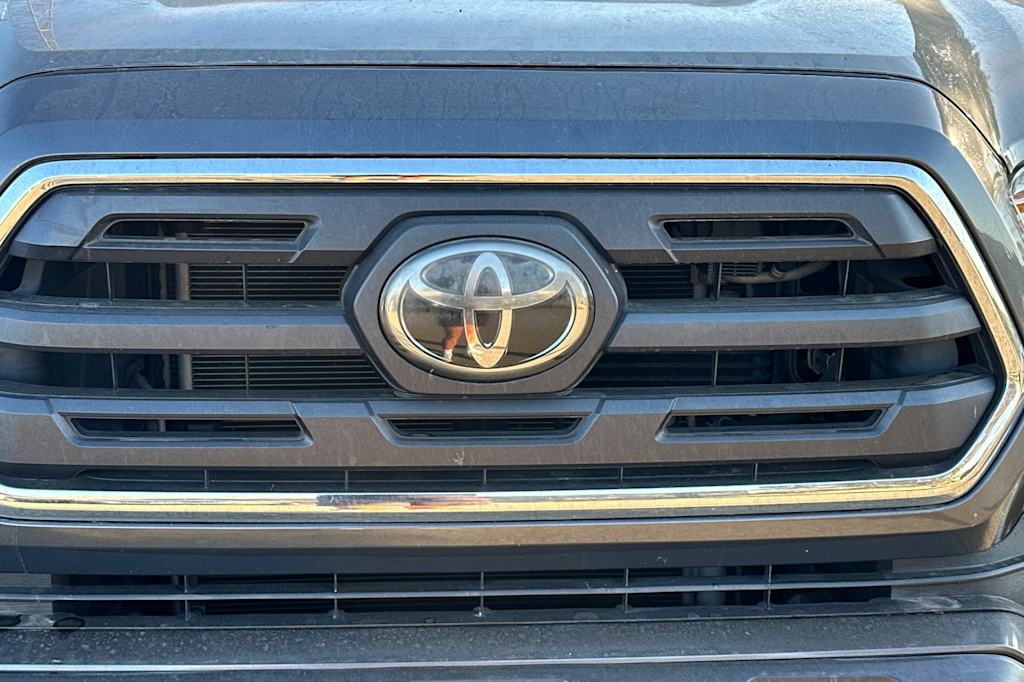 Thumbnail: 2019 Toyota Tacoma - 13