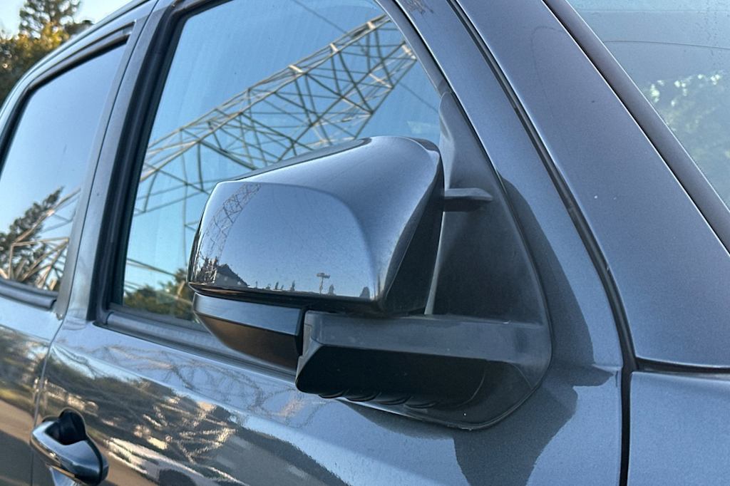 Thumbnail: 2019 Toyota Tacoma - 7