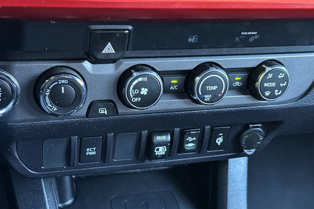Thumbnail: 2019 Toyota Tacoma - 26