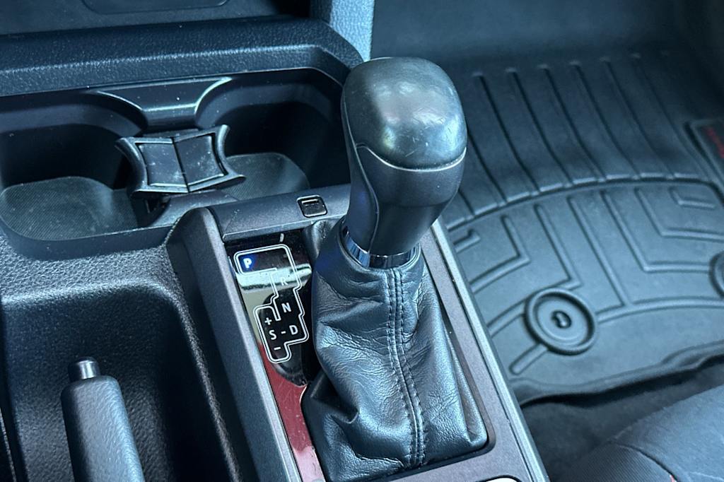 Thumbnail: 2019 Toyota Tacoma - 15