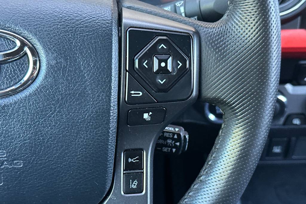 Thumbnail: 2019 Toyota Tacoma - 30