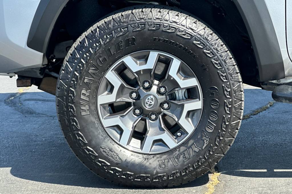 Thumbnail: 2019 Toyota Tacoma - 8