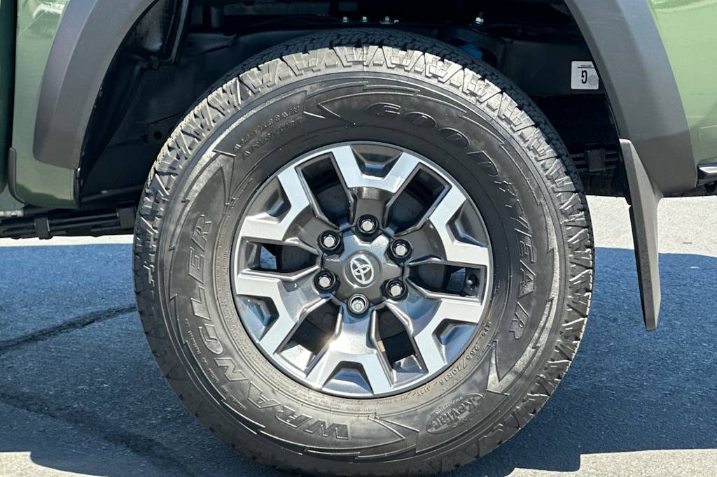Thumbnail: 2021 Toyota Tacoma - 8