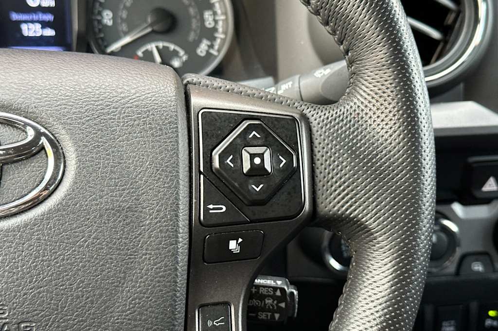 Thumbnail: 2022 Toyota Tacoma - 30