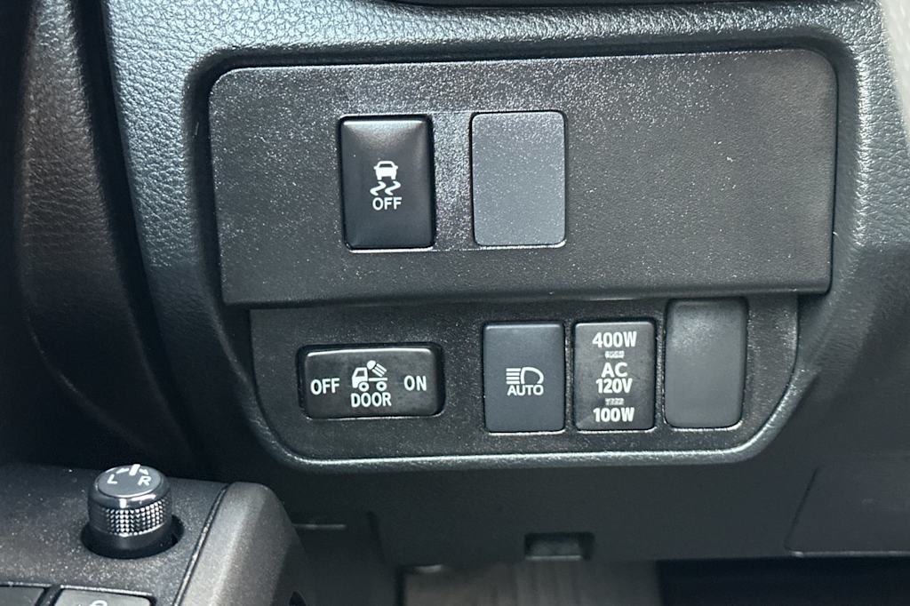 Thumbnail: 2022 Toyota Tacoma - 32