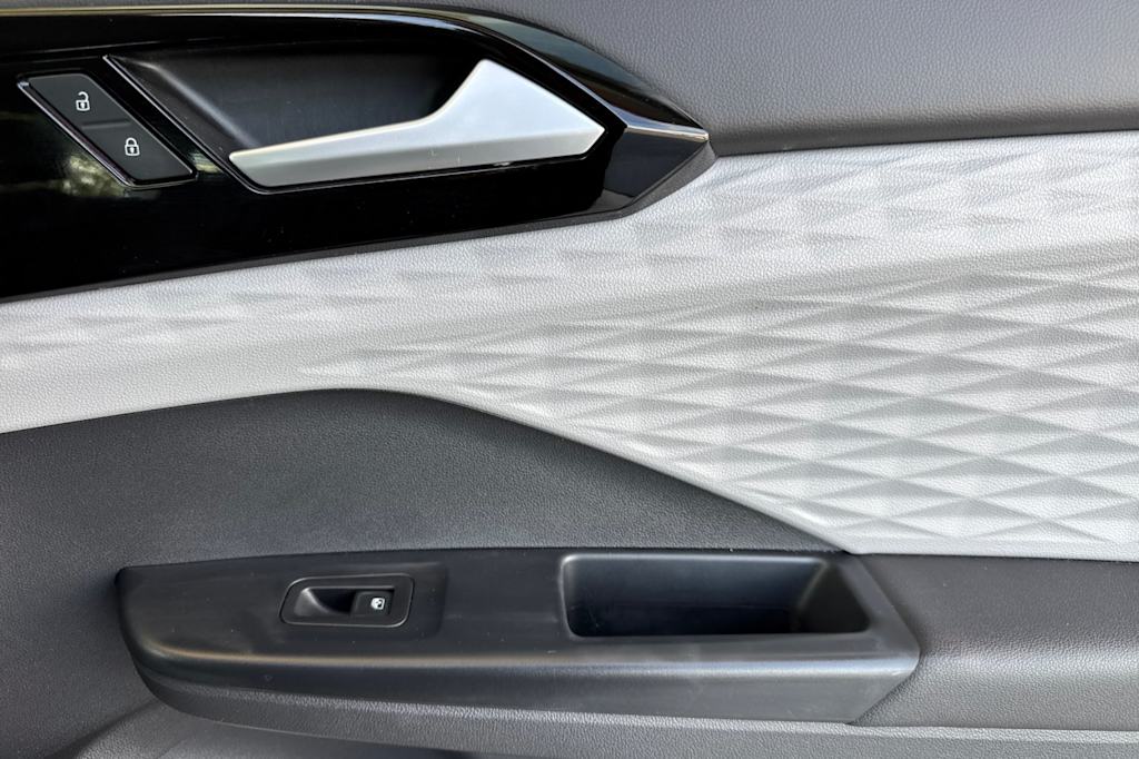 Thumbnail: 2022 Volkswagen Taos - 24