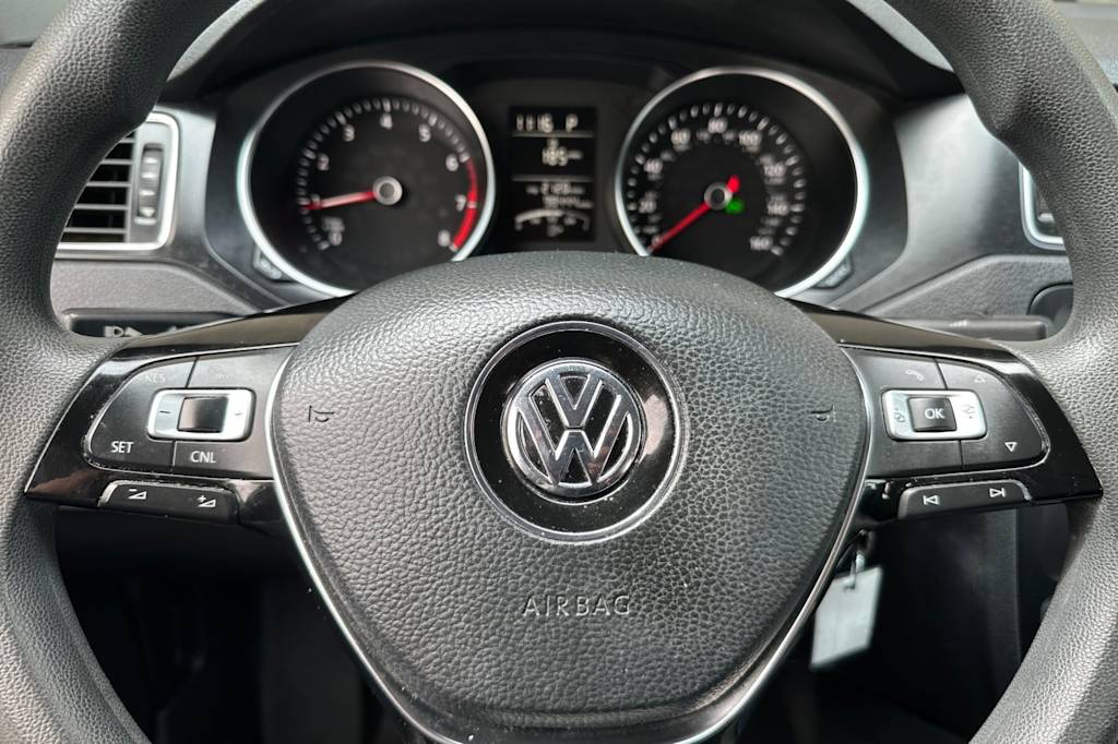 Thumbnail: 2017 Volkswagen Jetta - 27