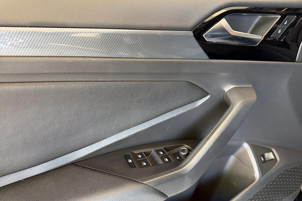 Thumbnail: 2021 Volkswagen Jetta - 21