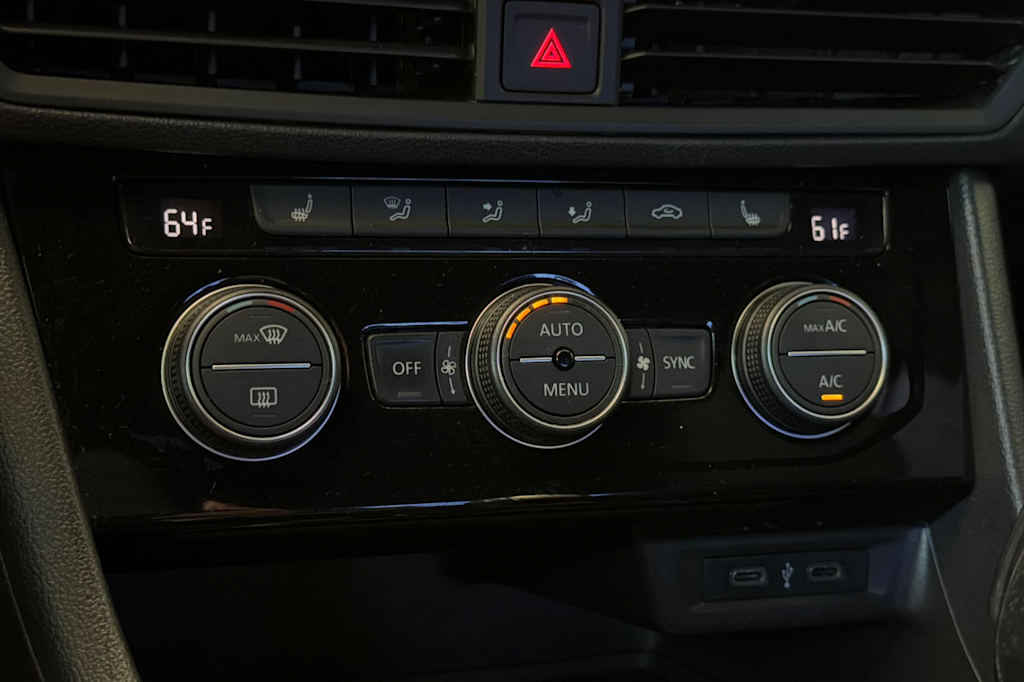 Thumbnail: 2021 Volkswagen Jetta - 25