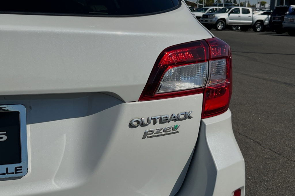 2016 Subaru Outback Limited 31