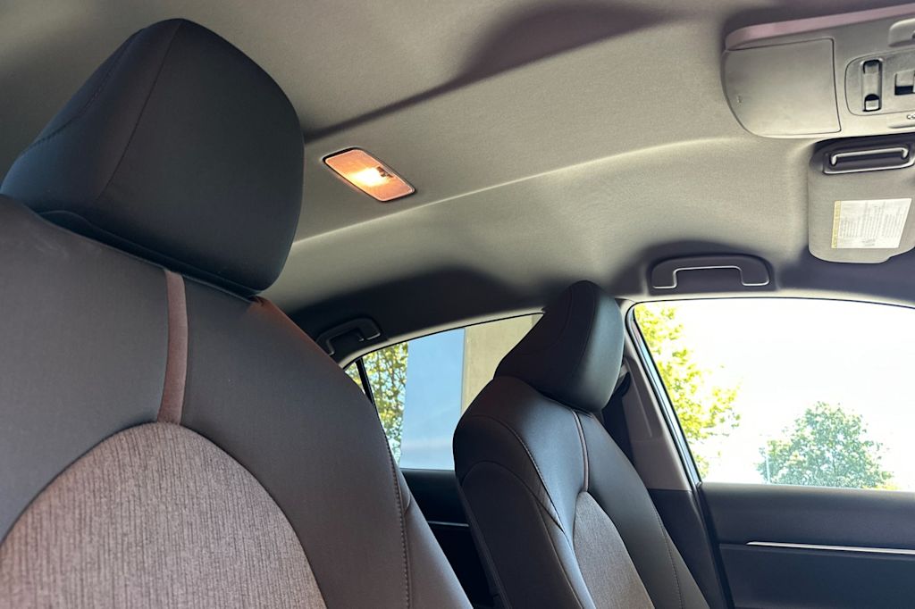 Thumbnail: 2019 Toyota Camry - 22
