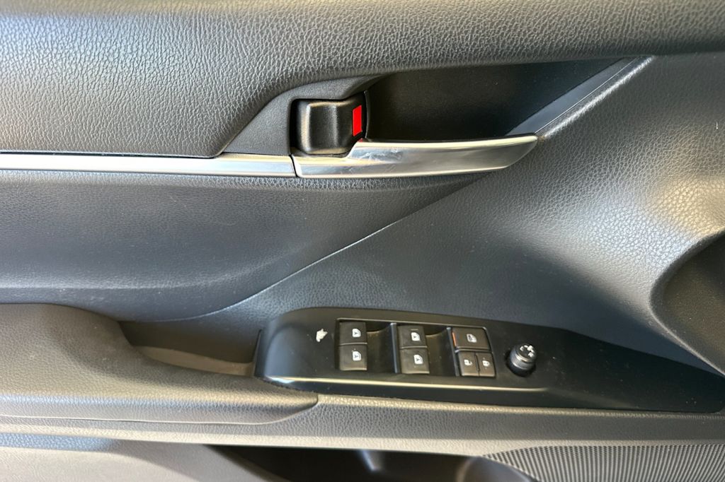Thumbnail: 2019 Toyota Camry - 20