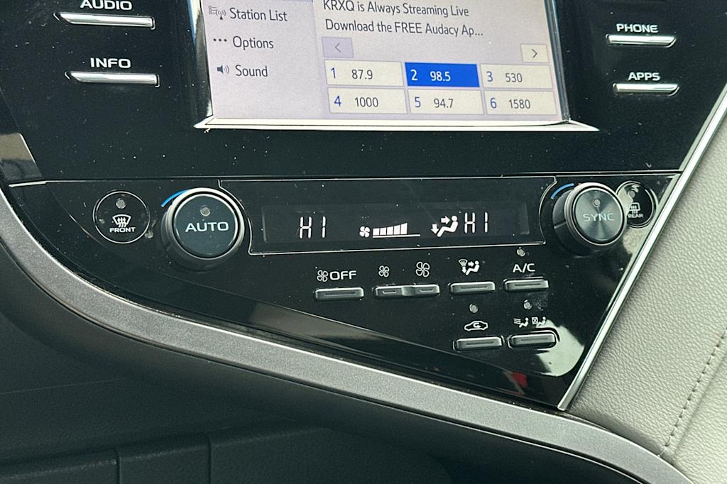 Thumbnail: 2018 Toyota Camry - 25