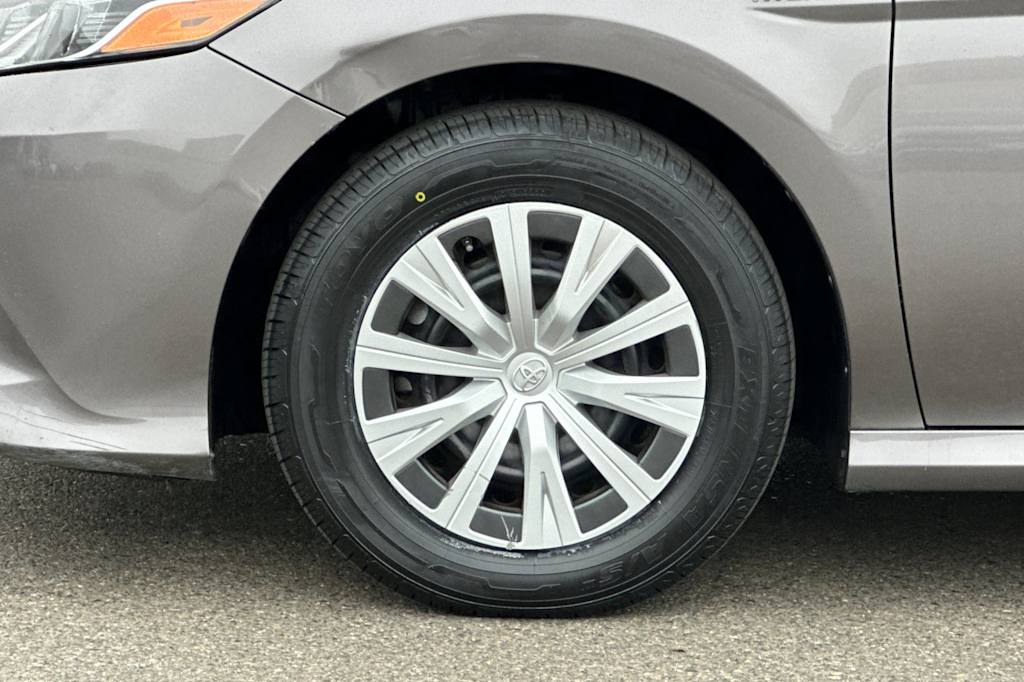 Thumbnail: 2018 Toyota Camry - 8