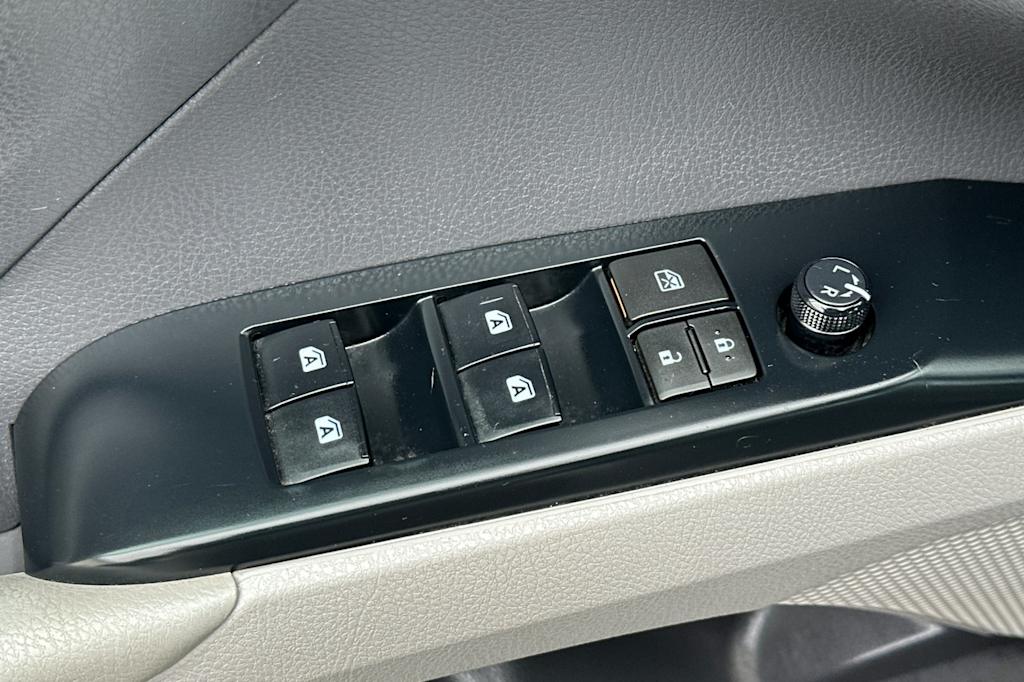 Thumbnail: 2018 Toyota Camry - 22