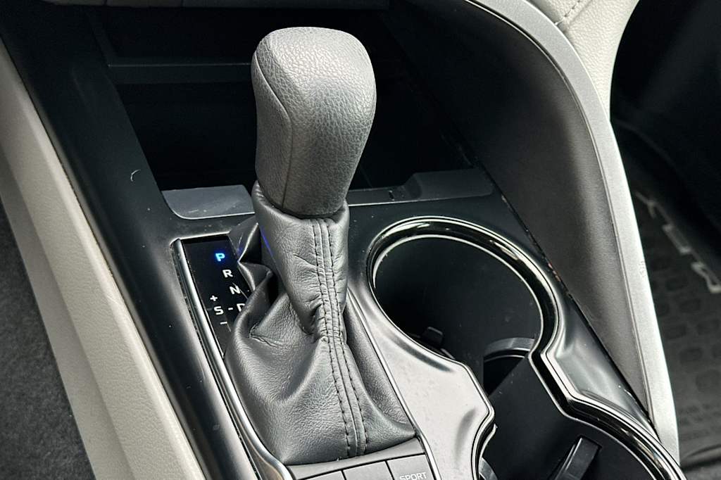 Thumbnail: 2018 Toyota Camry - 15