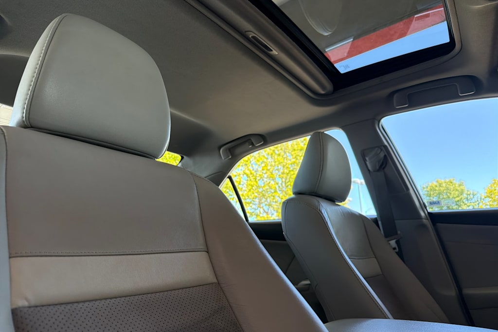 Thumbnail: 2014 Toyota Camry - 10