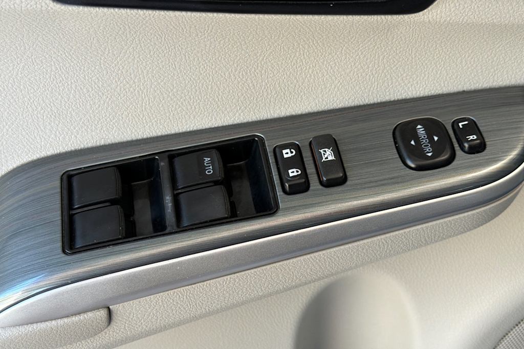 Thumbnail: 2014 Toyota Camry - 21