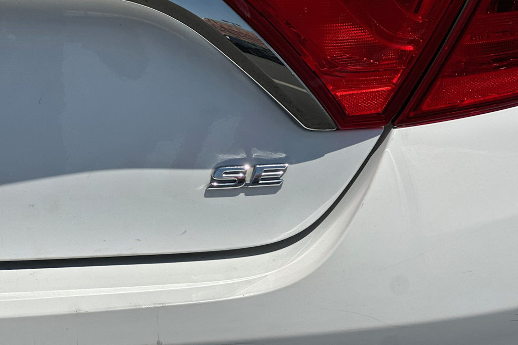 Thumbnail: 2016 Toyota Camry - 7