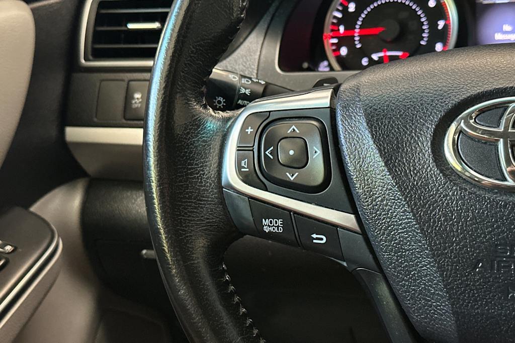 Thumbnail: 2016 Toyota Camry - 27