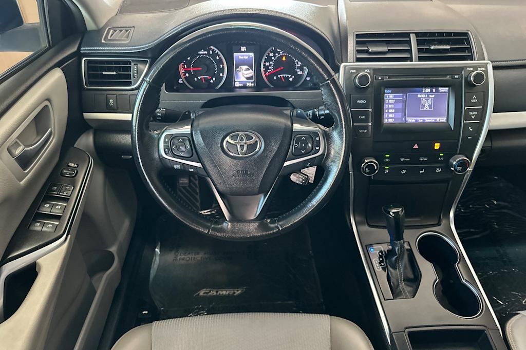 Thumbnail: 2016 Toyota Camry - 12