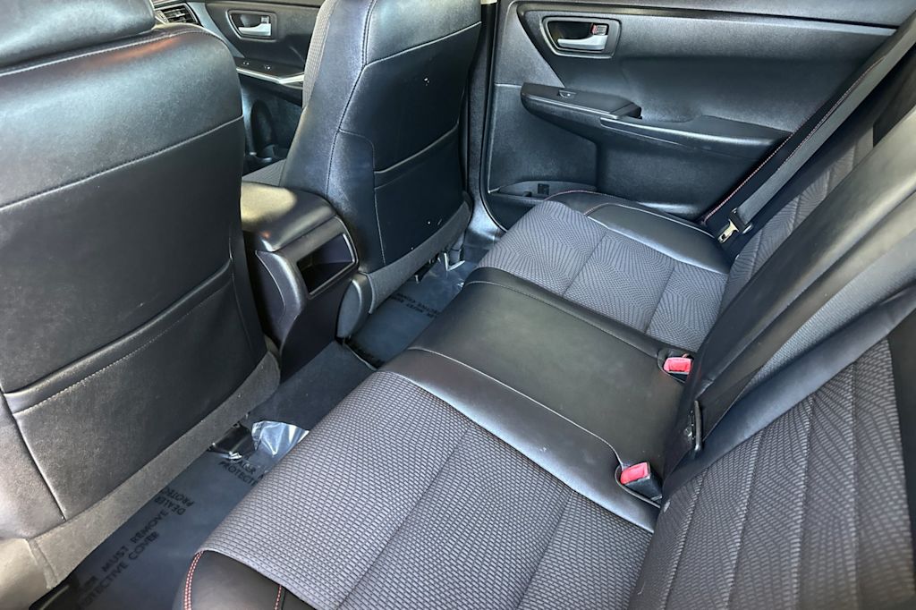 Thumbnail: 2016 Toyota Camry - 11